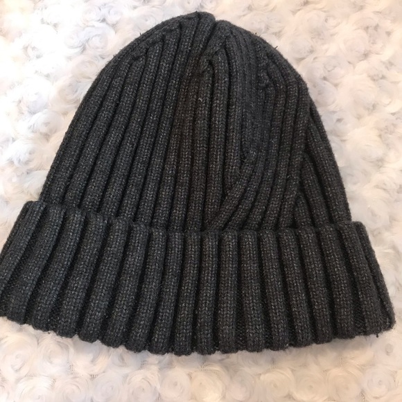 HAT AND GLOVES - Picture 1 of 5